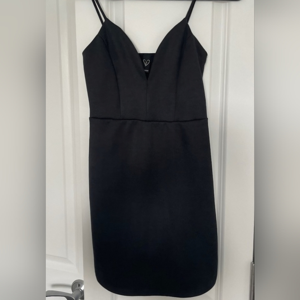 Winsor Elegant Black Sleeveless Dress